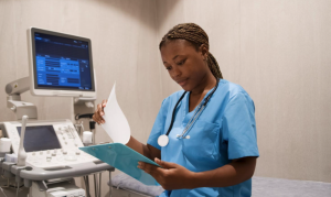 Échographie cardiaque à Abidjan